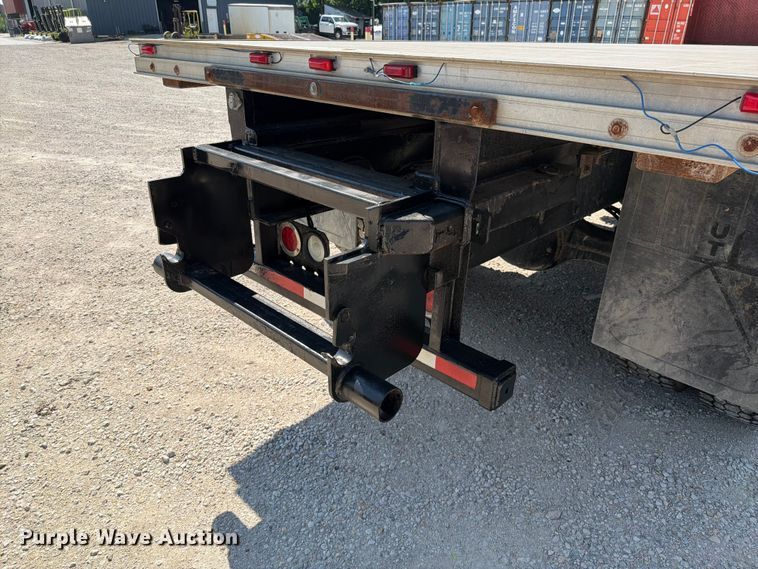 image for item EO8613 2017 Freightliner Business Class M2 flatbed truck