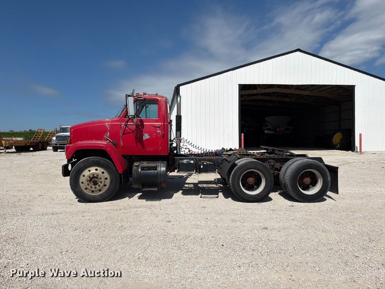 image for item EO8641 1984 GMC Brigadier semi truck