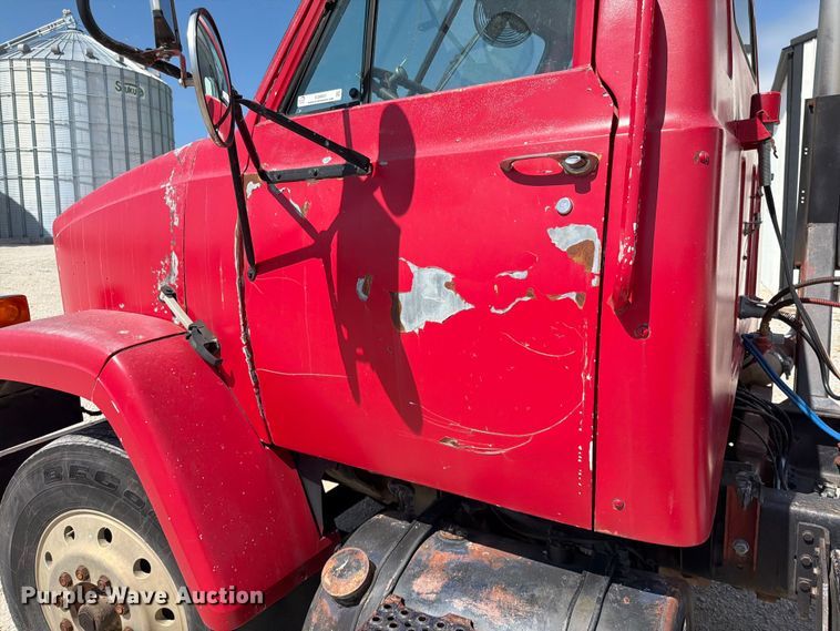 image for item EO8641 1984 GMC Brigadier semi truck