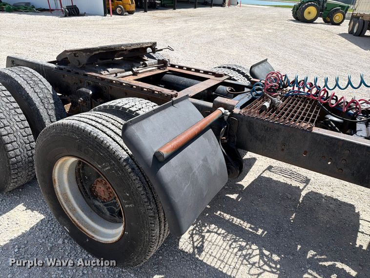 image for item EO8641 1984 GMC Brigadier semi truck