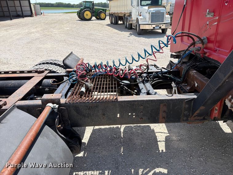 image for item EO8641 1984 GMC Brigadier semi truck