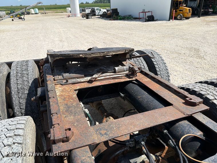 image for item EO8641 1984 GMC Brigadier semi truck