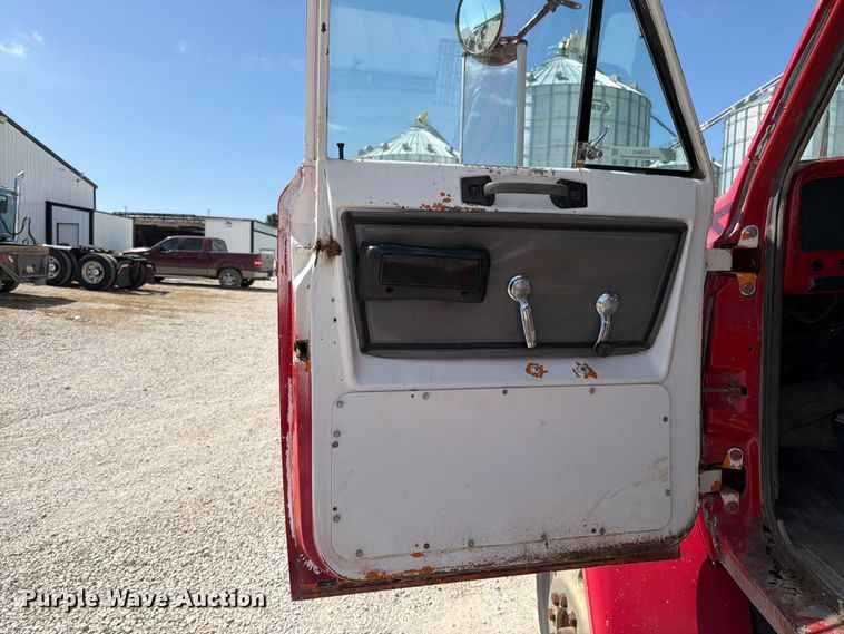 image for item EO8641 1984 GMC Brigadier semi truck