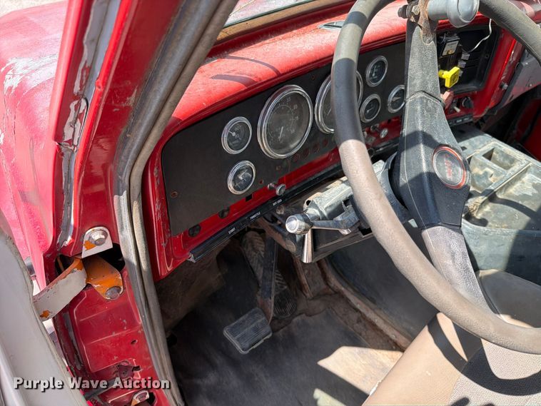 image for item EO8641 1984 GMC Brigadier semi truck