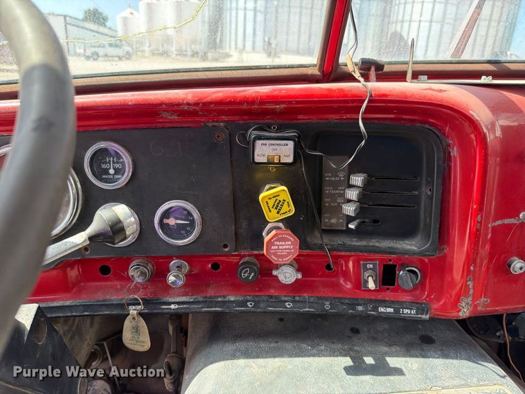 image for item EO8641 1984 GMC Brigadier semi truck