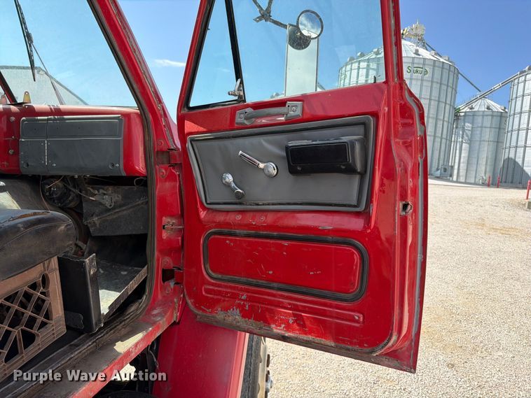 image for item EO8641 1984 GMC Brigadier semi truck