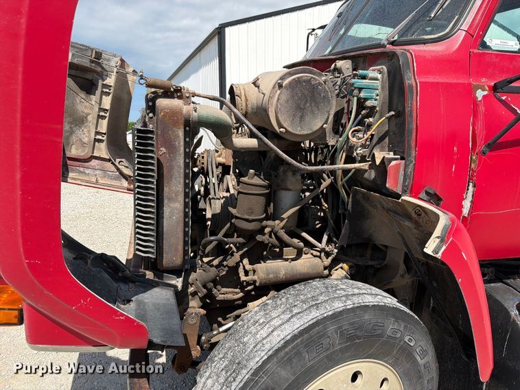 image for item EO8641 1984 GMC Brigadier semi truck
