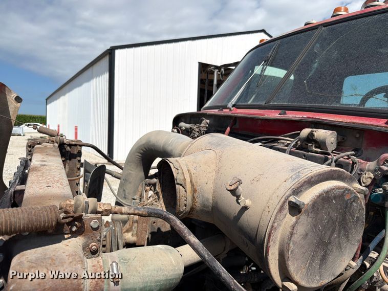image for item EO8641 1984 GMC Brigadier semi truck