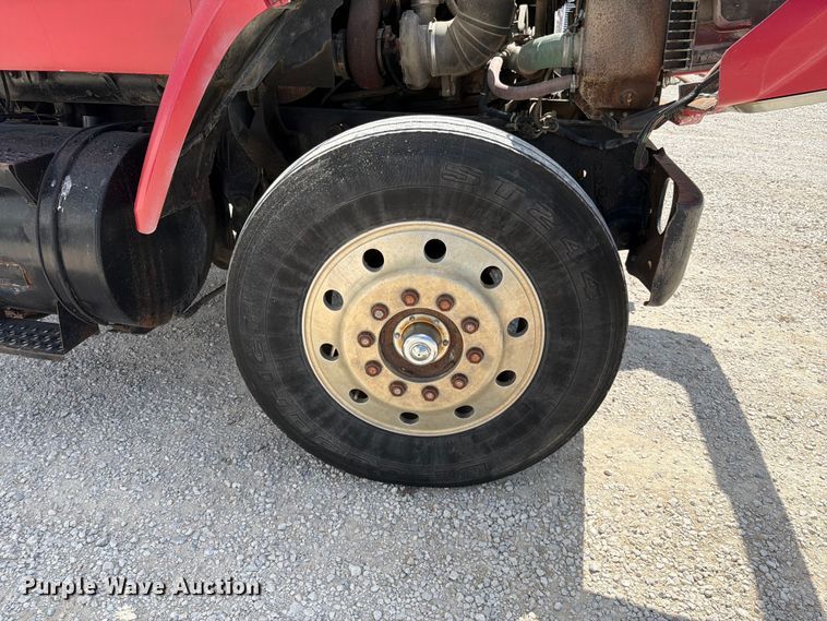image for item EO8641 1984 GMC Brigadier semi truck