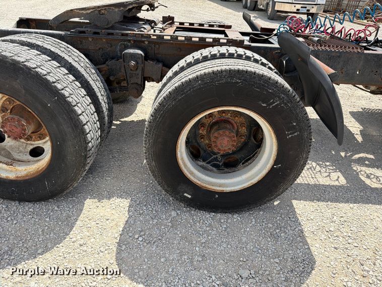 image for item EO8641 1984 GMC Brigadier semi truck