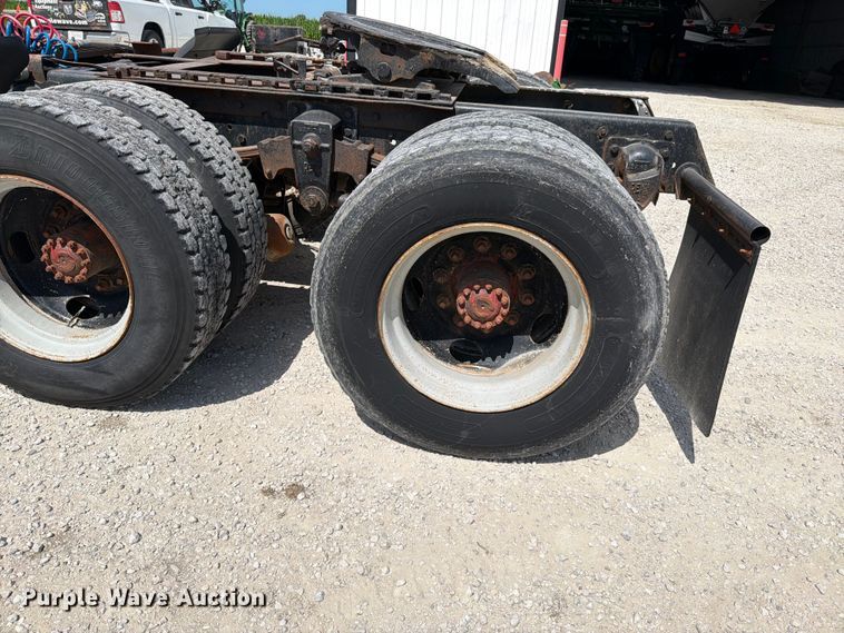 image for item EO8641 1984 GMC Brigadier semi truck