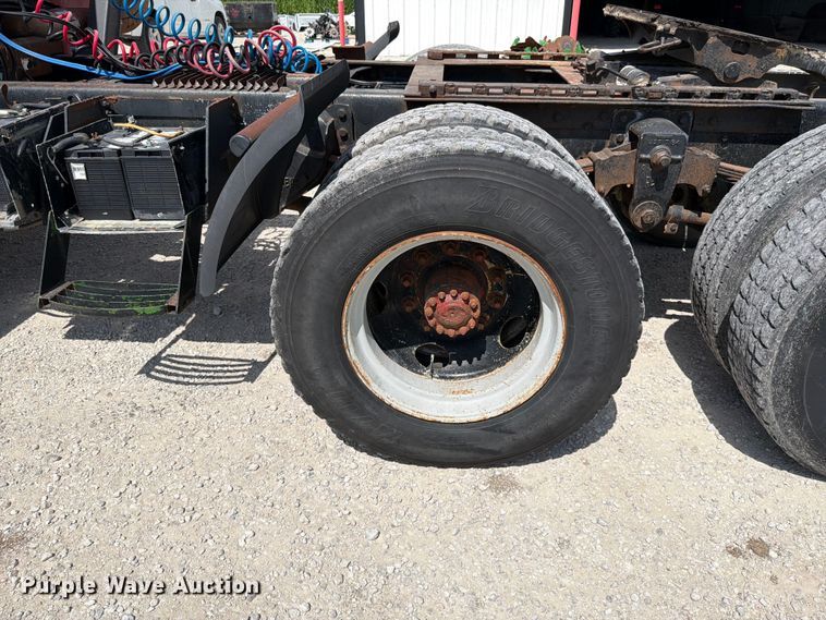 image for item EO8641 1984 GMC Brigadier semi truck