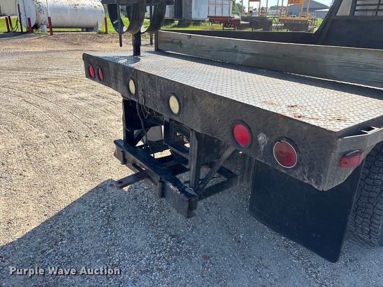image for item ER3148 1986 International 1945 flatbed truck