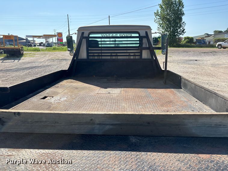 image for item ER3148 1986 International 1945 flatbed truck
