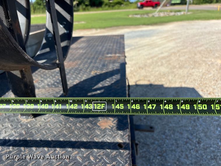 image for item ER3148 1986 International 1945 flatbed truck