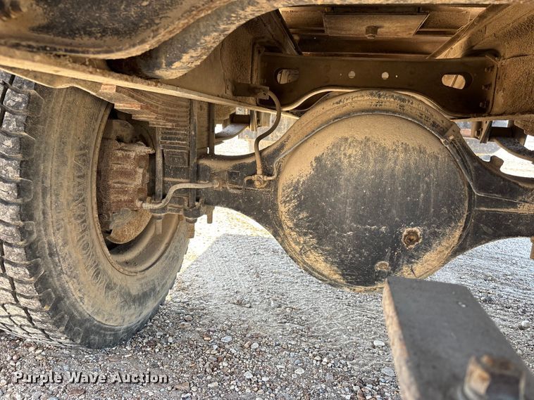 image for item ER3148 1986 International 1945 flatbed truck