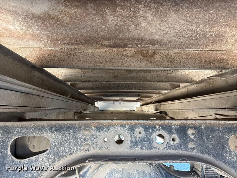 image for item ER3148 1986 International 1945 flatbed truck