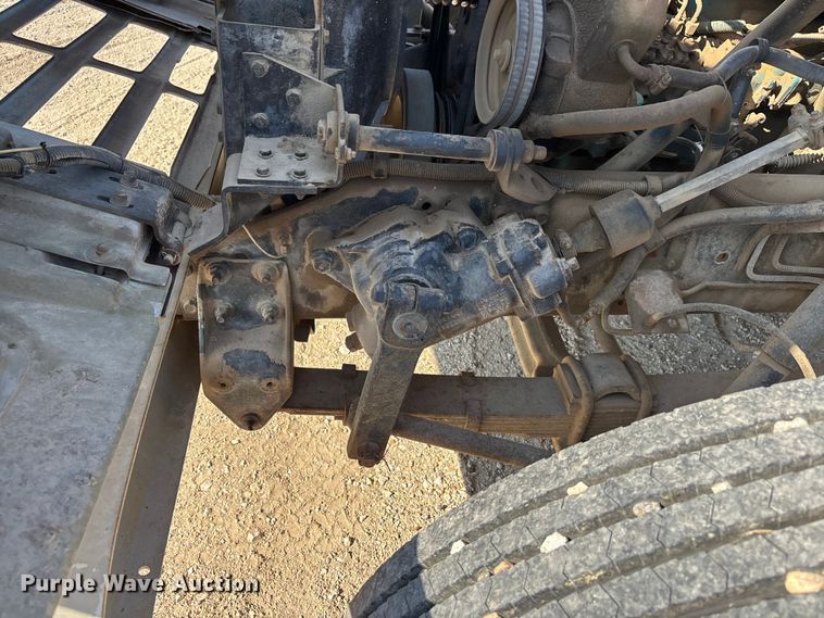 image for item ER3148 1986 International 1945 flatbed truck