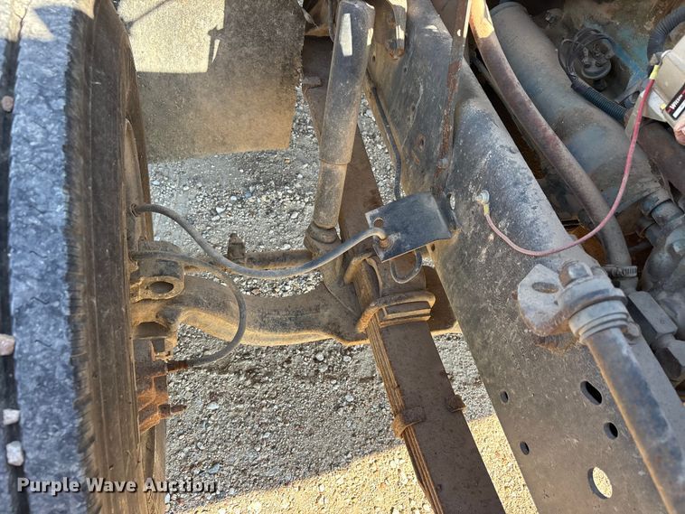 image for item ER3148 1986 International 1945 flatbed truck