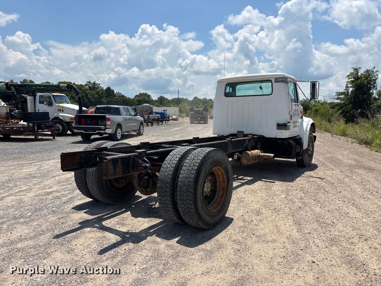 image for item ER3149 1990 International 4900 truck cab and chassis