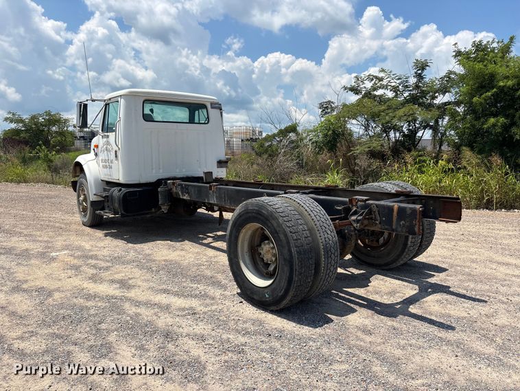 image for item ER3149 1990 International 4900 truck cab and chassis