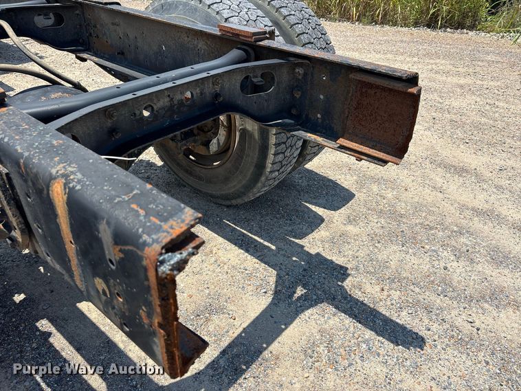 image for item ER3149 1990 International 4900 truck cab and chassis
