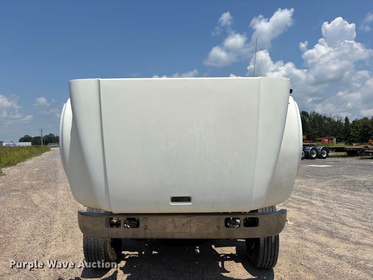 image for item ER3149 1990 International 4900 truck cab and chassis