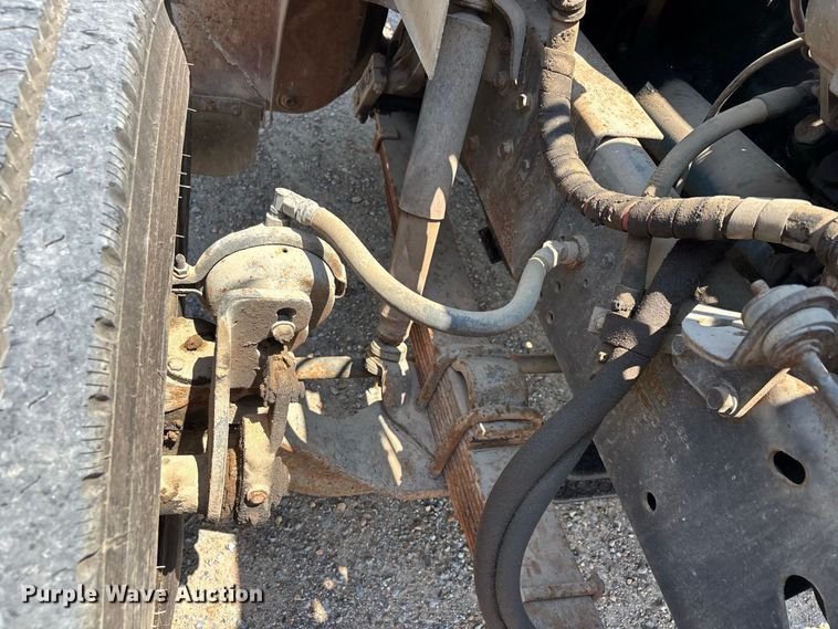 image for item ER3149 1990 International 4900 truck cab and chassis
