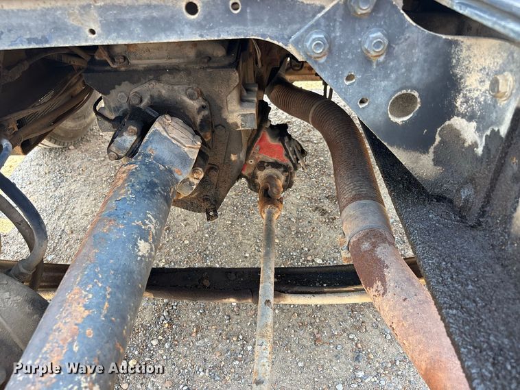 image for item ER3149 1990 International 4900 truck cab and chassis