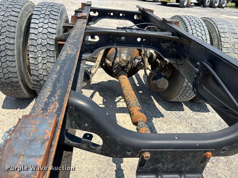 image for item ER3149 1990 International 4900 truck cab and chassis
