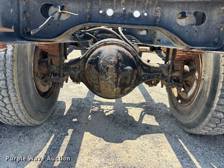 image for item ER3149 1990 International 4900 truck cab and chassis