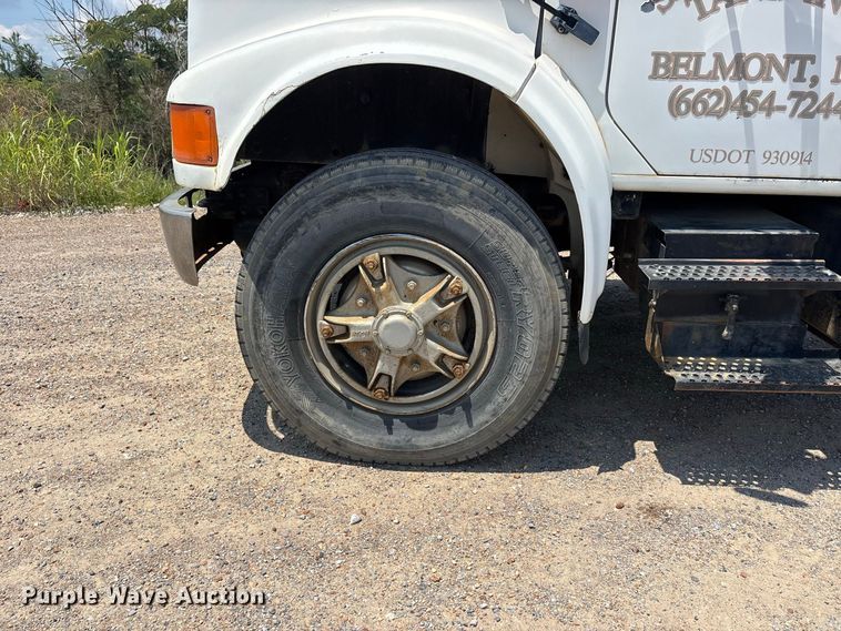 image for item ER3149 1990 International 4900 truck cab and chassis
