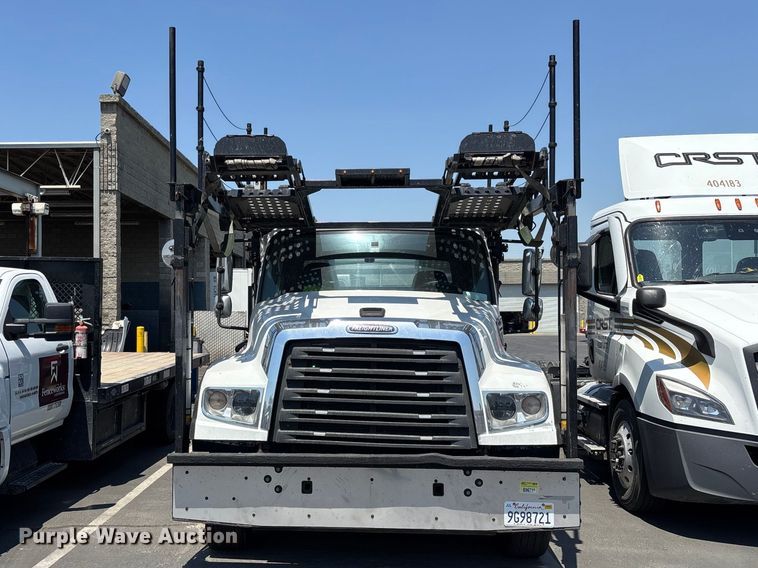 image for item ER7586 2018 Freightliner 114SD car carrier truck
