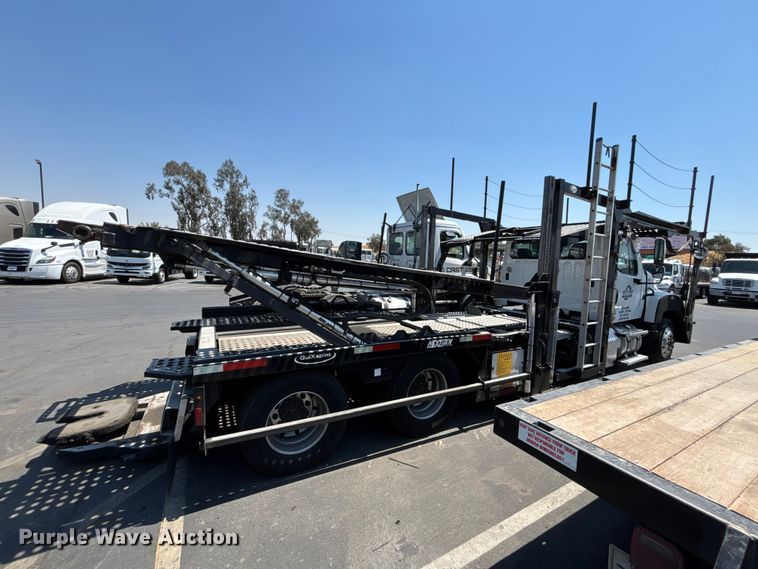 image for item ER7586 2018 Freightliner 114SD car carrier truck