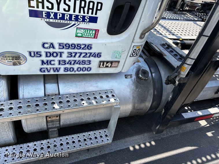 image for item ER7586 2018 Freightliner 114SD car carrier truck