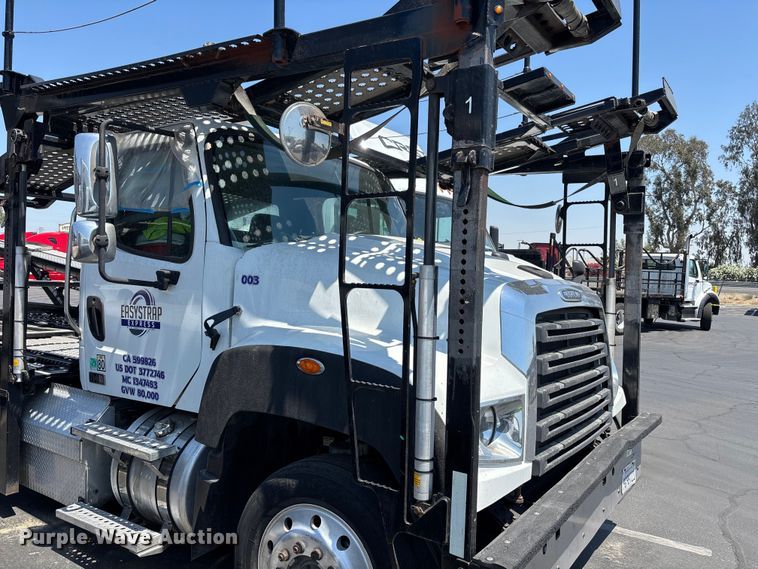 image for item ER7586 2018 Freightliner 114SD car carrier truck