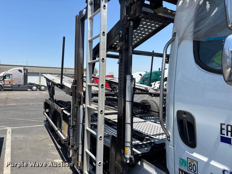 image for item ER7586 2018 Freightliner 114SD car carrier truck