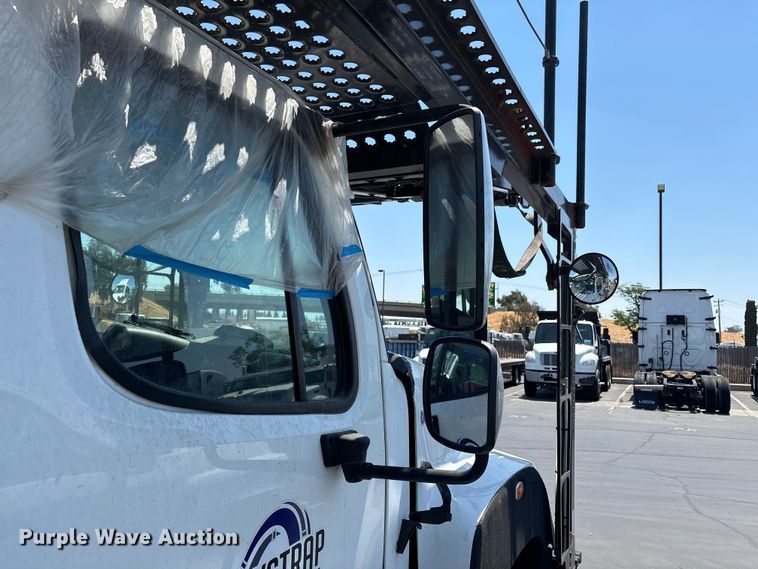 image for item ER7586 2018 Freightliner 114SD car carrier truck