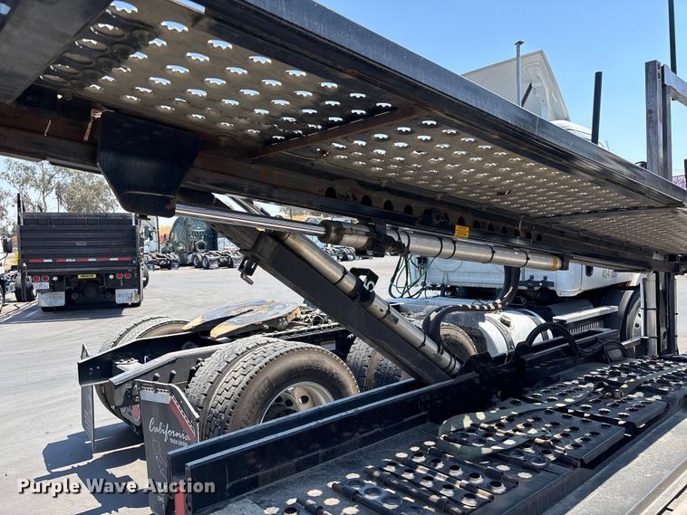 image for item ER7586 2018 Freightliner 114SD car carrier truck