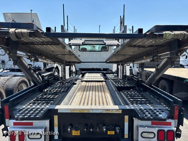 image for item ER7586 2018 Freightliner 114SD car carrier truck