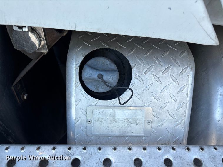 image for item ER7586 2018 Freightliner 114SD car carrier truck