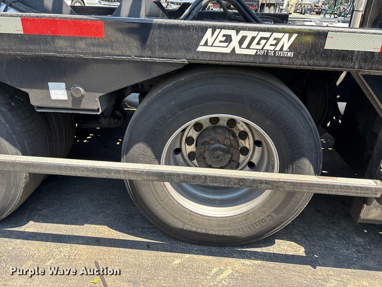 image for item ER7586 2018 Freightliner 114SD car carrier truck