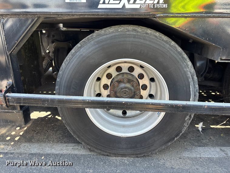 image for item ER7586 2018 Freightliner 114SD car carrier truck