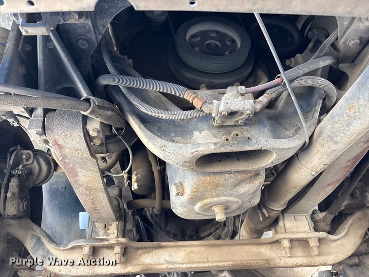image for item ER7599 2001 Freightliner FLD112 water truck
