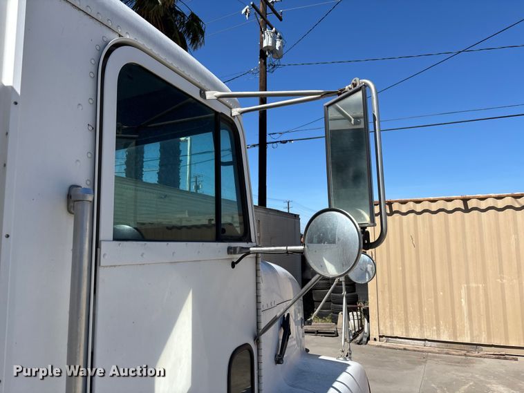 image for item ER7599 2001 Freightliner FLD112 water truck