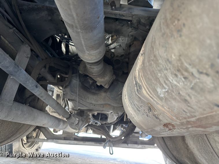 image for item ER7599 2001 Freightliner FLD112 water truck