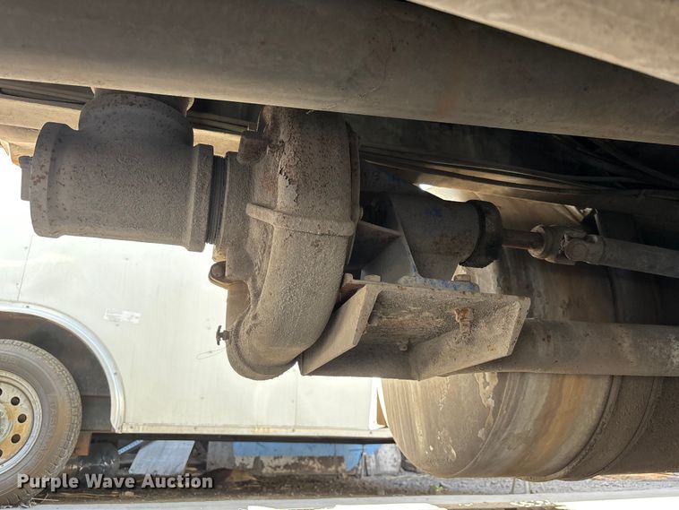 image for item ER7599 2001 Freightliner FLD112 water truck