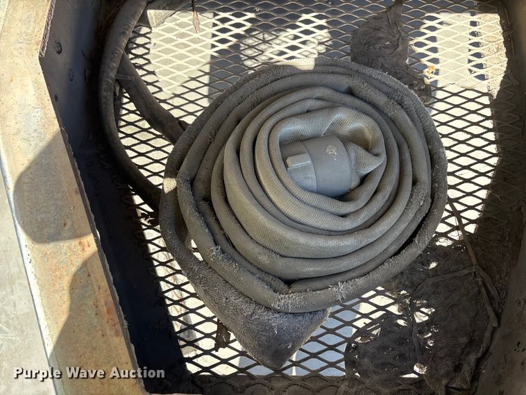image for item ER7599 2001 Freightliner FLD112 water truck