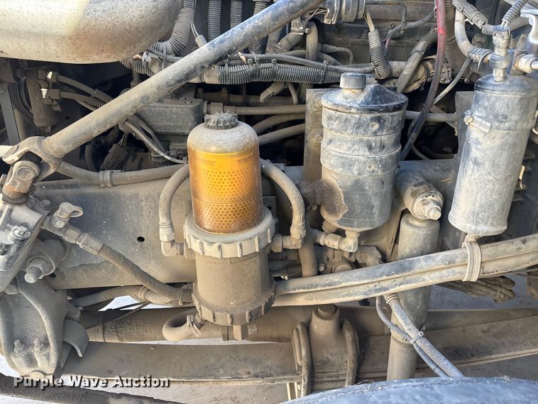 image for item ER7599 2001 Freightliner FLD112 water truck