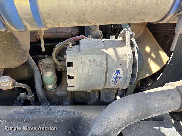 image for item ER7599 2001 Freightliner FLD112 water truck